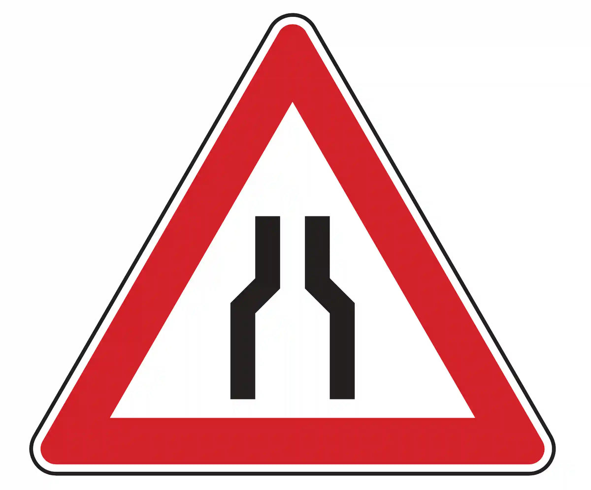 Verkehrszeichen 120: Dreieck mit zulaufenden Linien – warnt vor beidseitig verengter Fahrbahn.