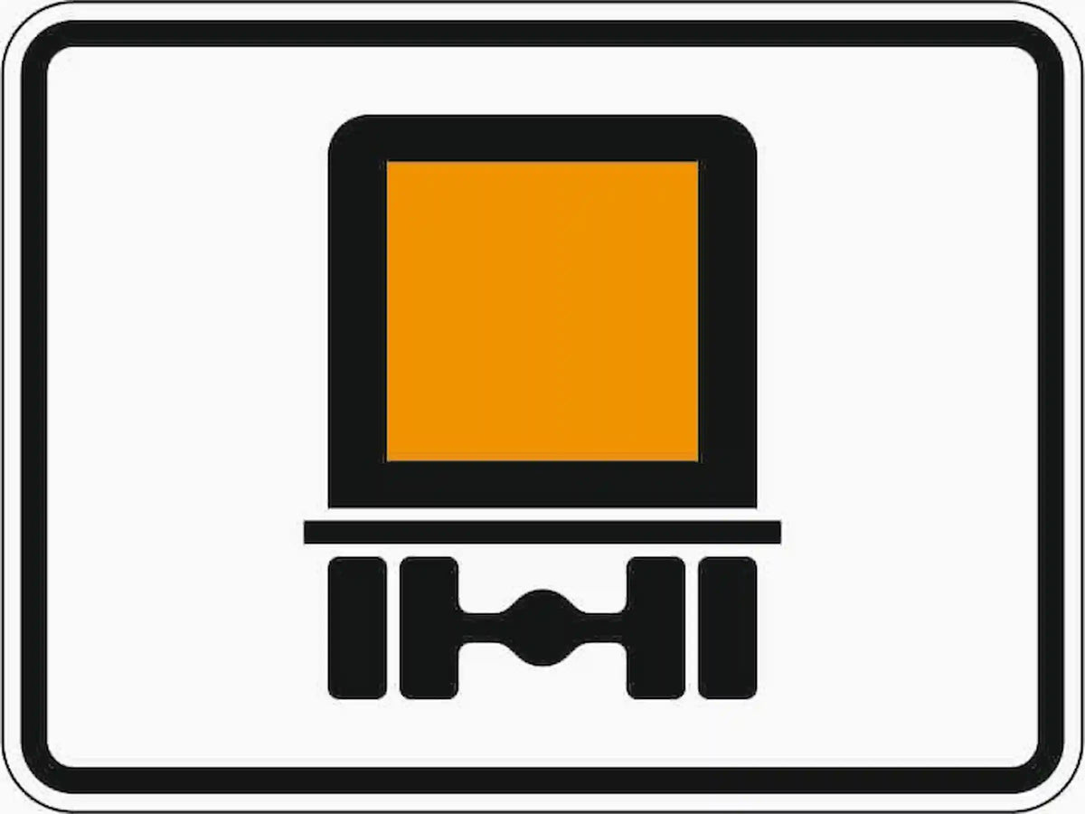 Verkehrszeichen "Nur kennzeichnungspflichtige Kraftfahrzeuge mit gefährlichen Gütern" - VZ 1052-30