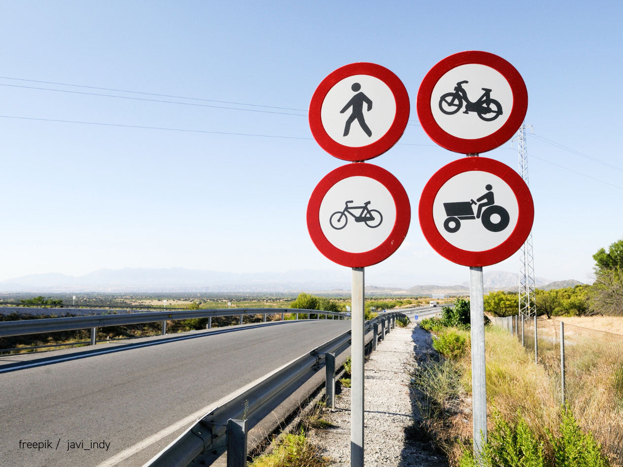 Kombinationen von Verkehrszeichen 