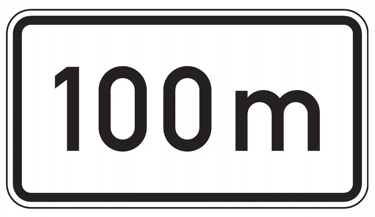Verkehrszeichen zeigt Beginn der Regelung in 100 m.